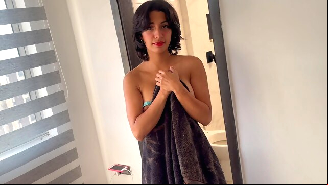 My Cute Stepsister Asks Me to  Her the Towel as an Excuse to Fuck Her Hard and Cum Rich xxx hindi audio video